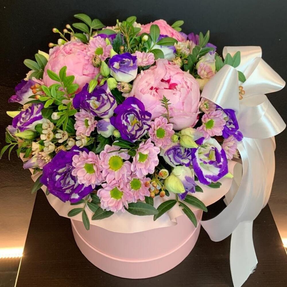 Шляпная коробочка с пионами Шляпная коробочка с пионами